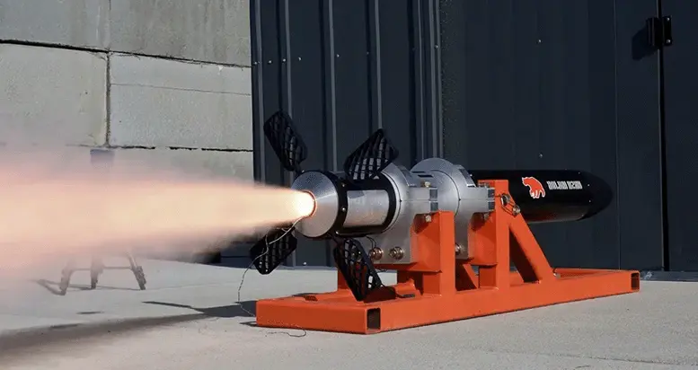 Твердотільні ракетні двигуни